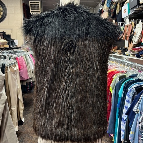 Zara faux fur Brown vest size medium - Picture 2 of 7